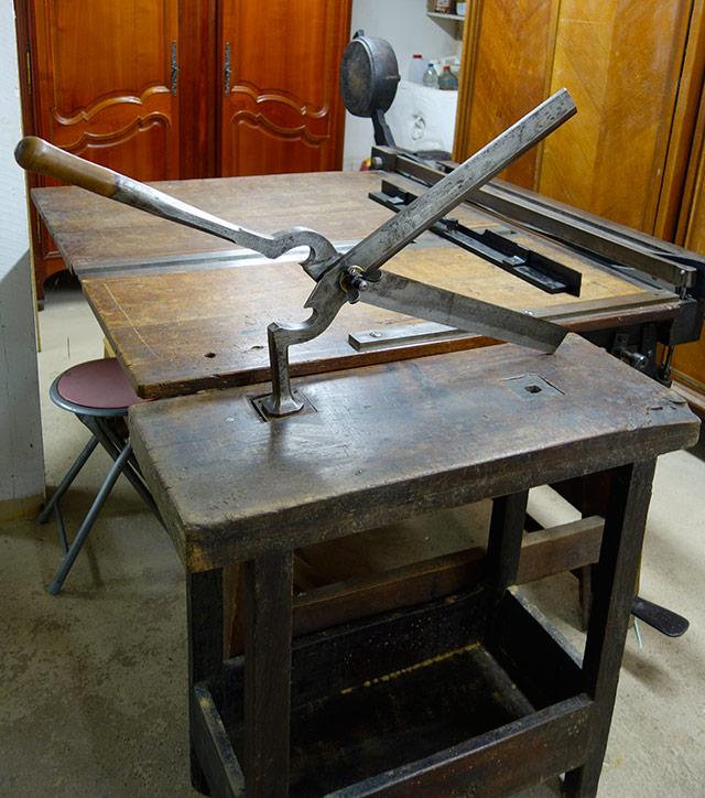 Cisaille à ébarber les brochures CisailleEbarber03.jpg