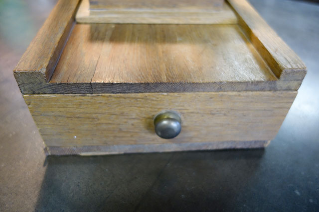 Presse jouet en bois. GrandePresseJouetBois-09.jpg