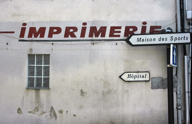 Imprimerie, sport et hôpital...