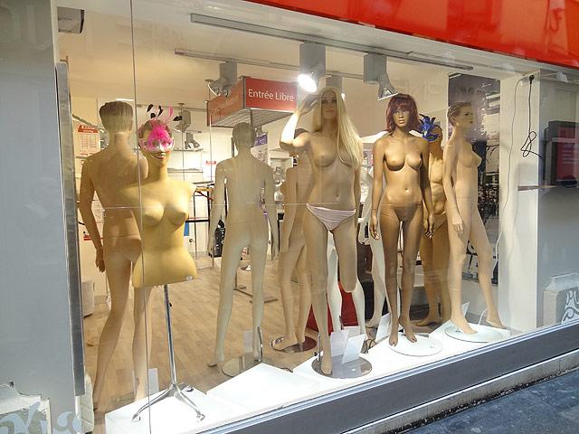 Mannequins.