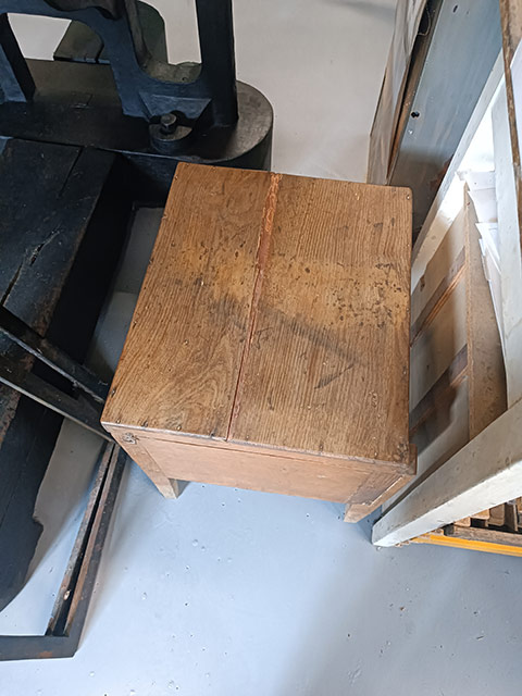 TableEncrer07.jpg